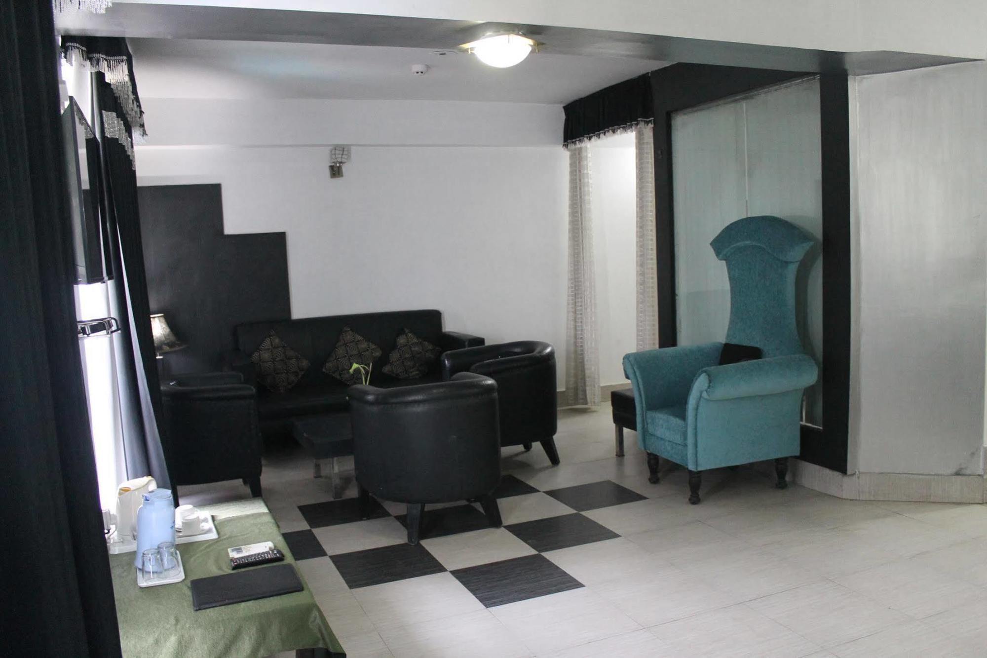 Aravali Clarks Inn Alwar Exterior photo